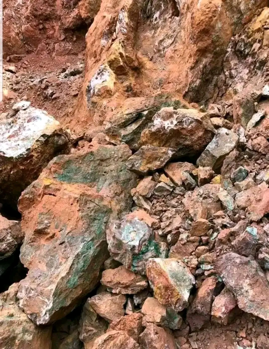 COPPERBELT MINE FOR SALE.  3000 ACRES COPPER MINE