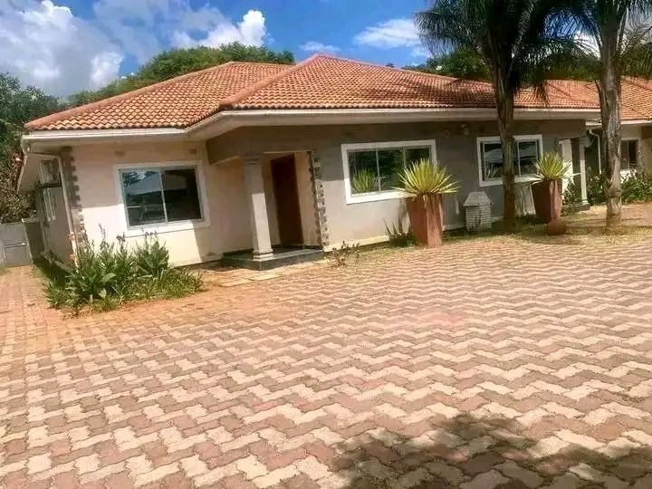 LEOPARDS HILL ROAD FRONTAGE APARTMENTS FOR RENT NEW KASAMA NEAR PILATUS