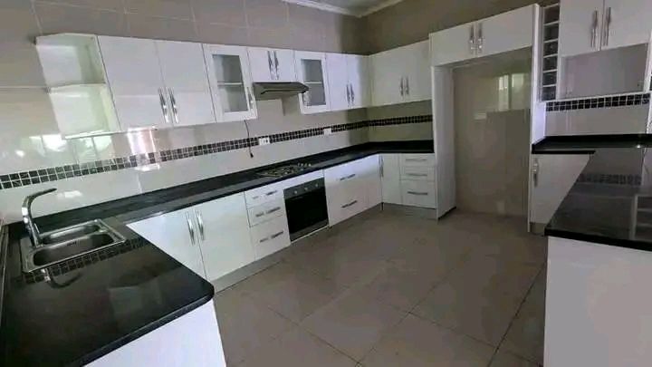 ROMA PARK FLAT FOR RENT 3 BEDROOM