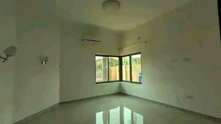 ROMA PARK FLAT FOR RENT 3 BEDROOM